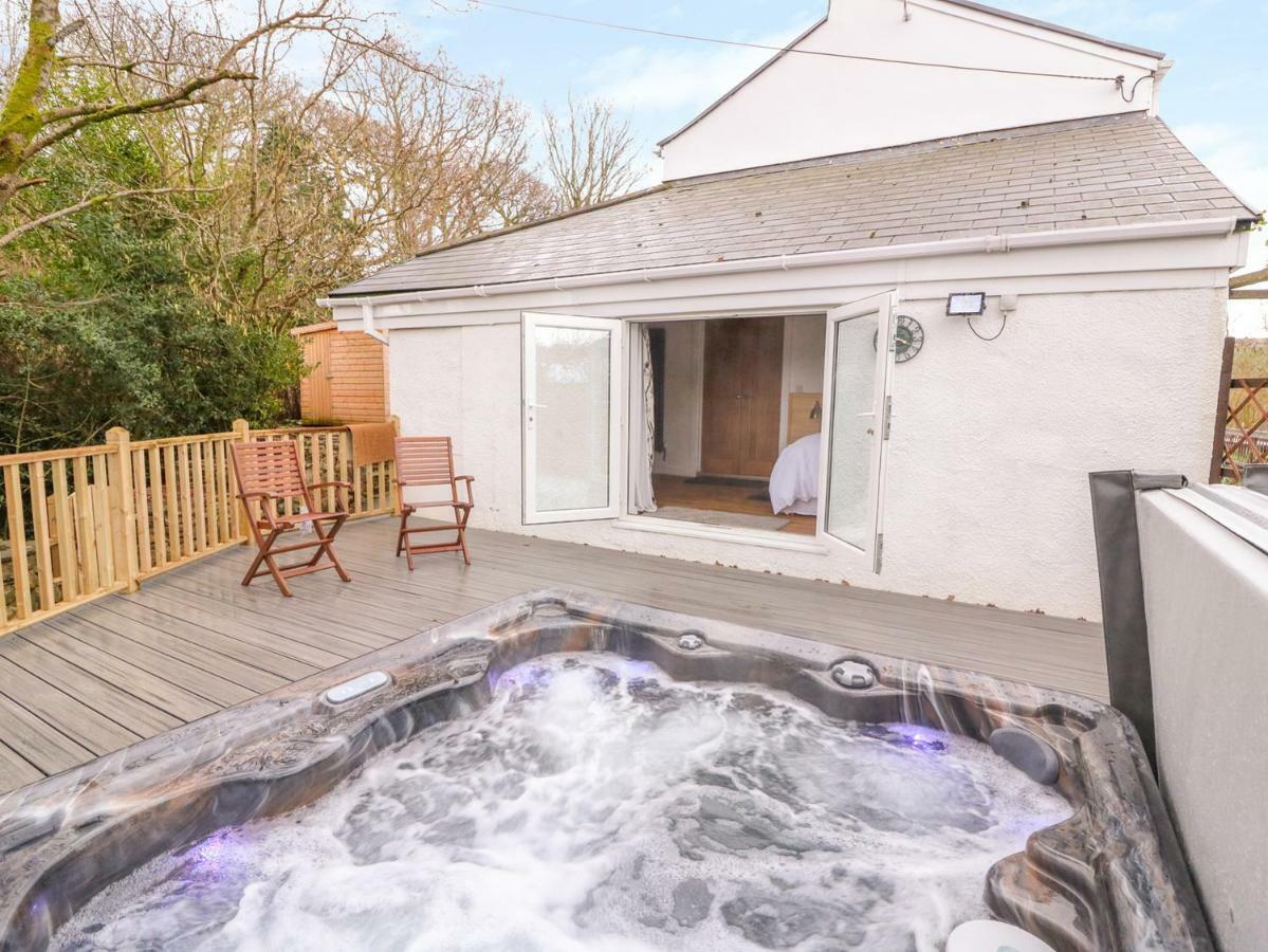 Crooked Hill Cottage Ammanford Exterior foto